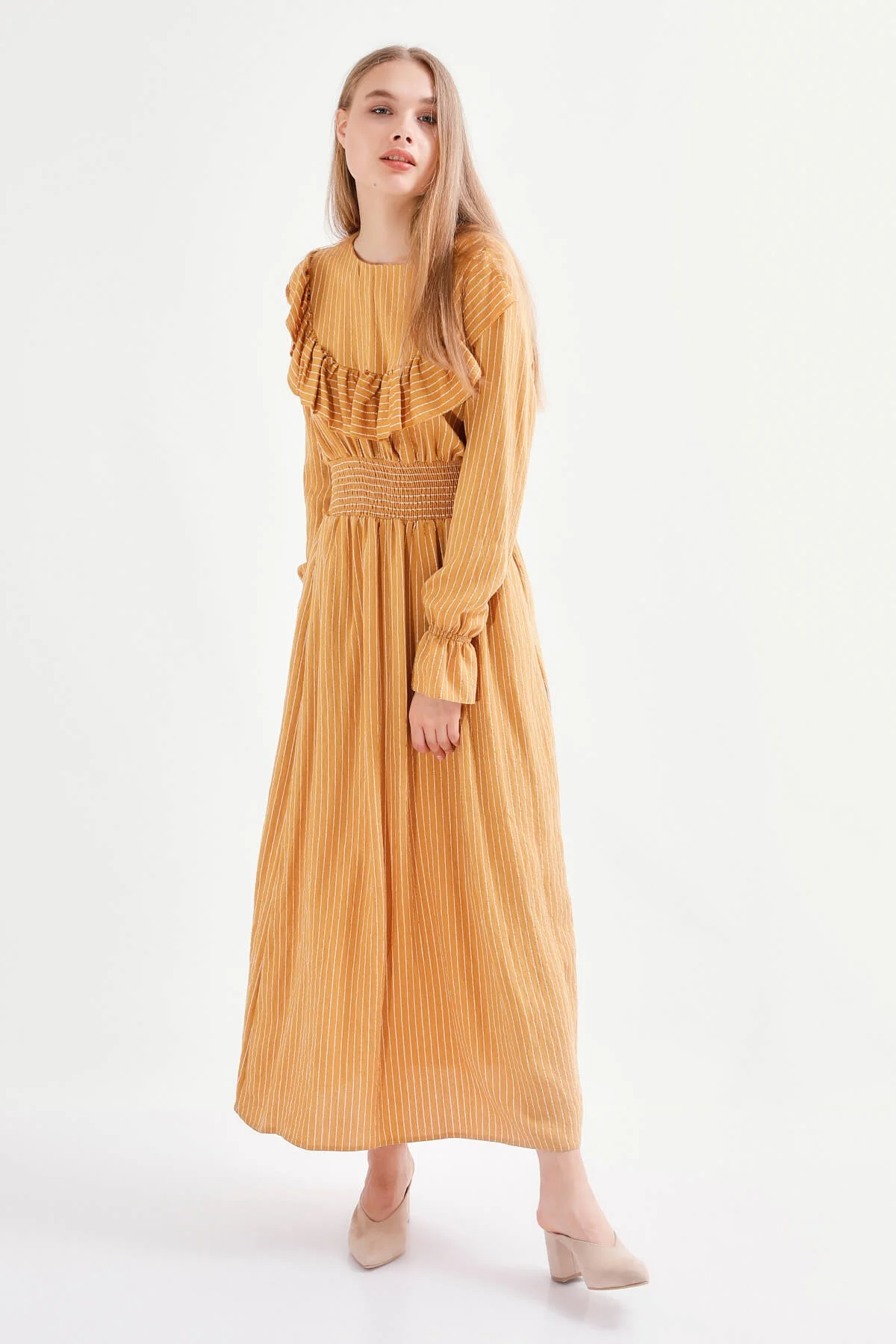 Платье в полоску с воланами-горчичное | Женская одежда