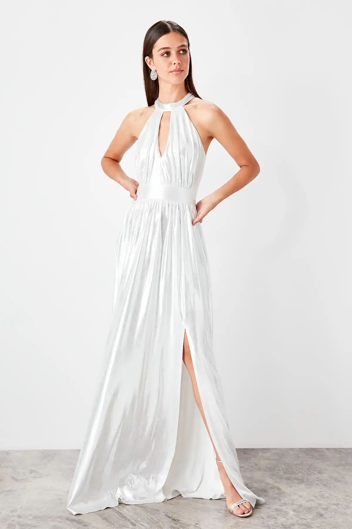 Trendyol вечернее платье с бретелькой на шее TPRSS19BB0565 | Свадьбы и торжества