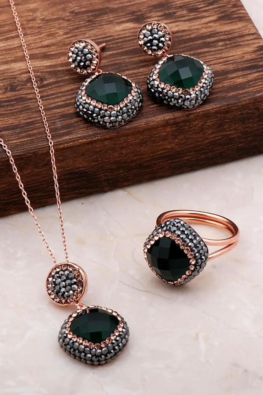

Jade Rose Silver Set 2069Hand Made Silver Jewellery Set