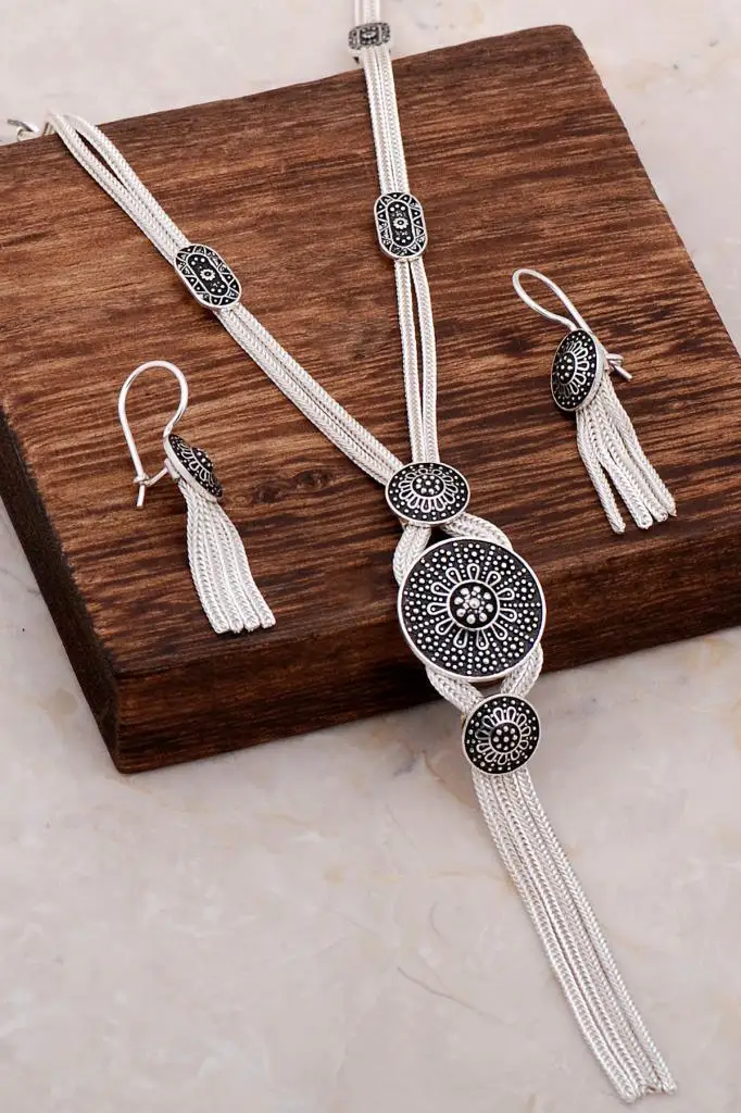

Midyat Straw Hand Knitted Urartian Patterned Silver Set 2049Hand Made Silver Jewellery Set