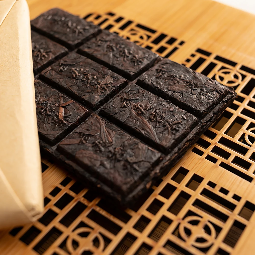 Чай Улун Да Хун Пао &quotБольшой Красный Халат&quot в 100 граммовой плитке