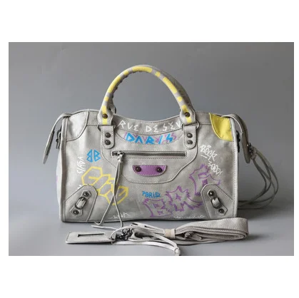 

2021 Paris Motorcycle Studs Tassels Graffiti Totes Motorcycle Bag Rivets Matte Corrugated Handbag for Women Messenger Bag Purse