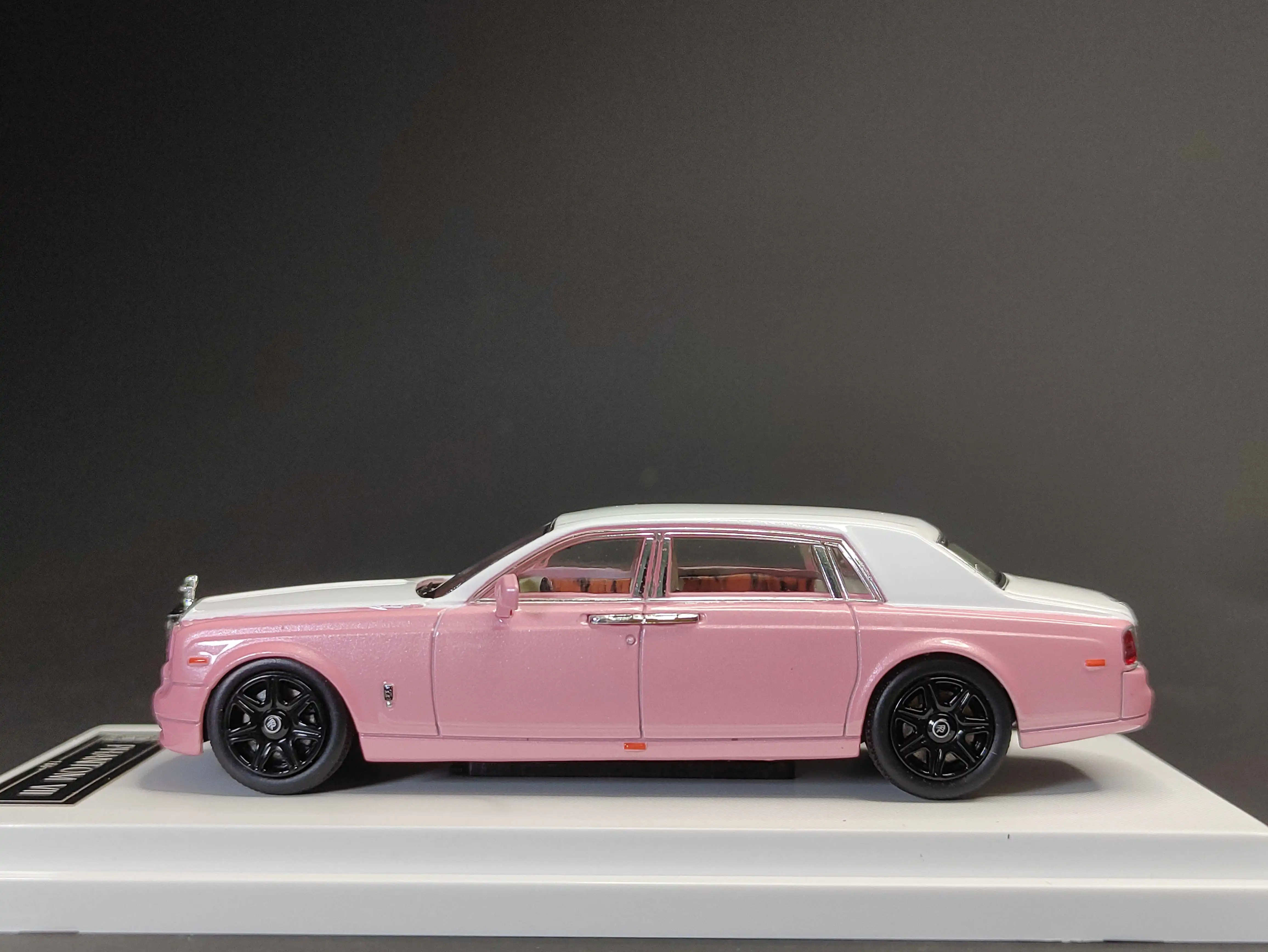 

HeyToys 1/64 Rolls-Royce PHANTOM VII DieCast Model Car Collection Limited Edition