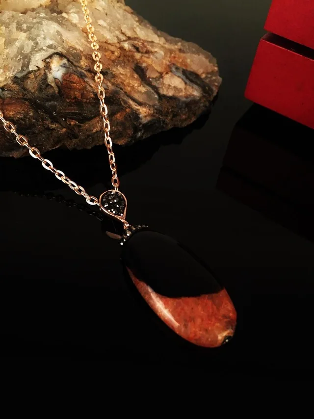 

Dr Stone Natural Stone Women 'S Agate Stone Rose Gold plated Necklace KRB180 372867155