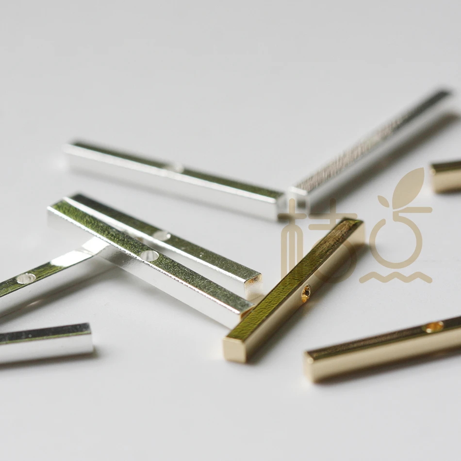 

Solid Brass Rectangle Bar - Center Hole - 22x2mm (4477C)