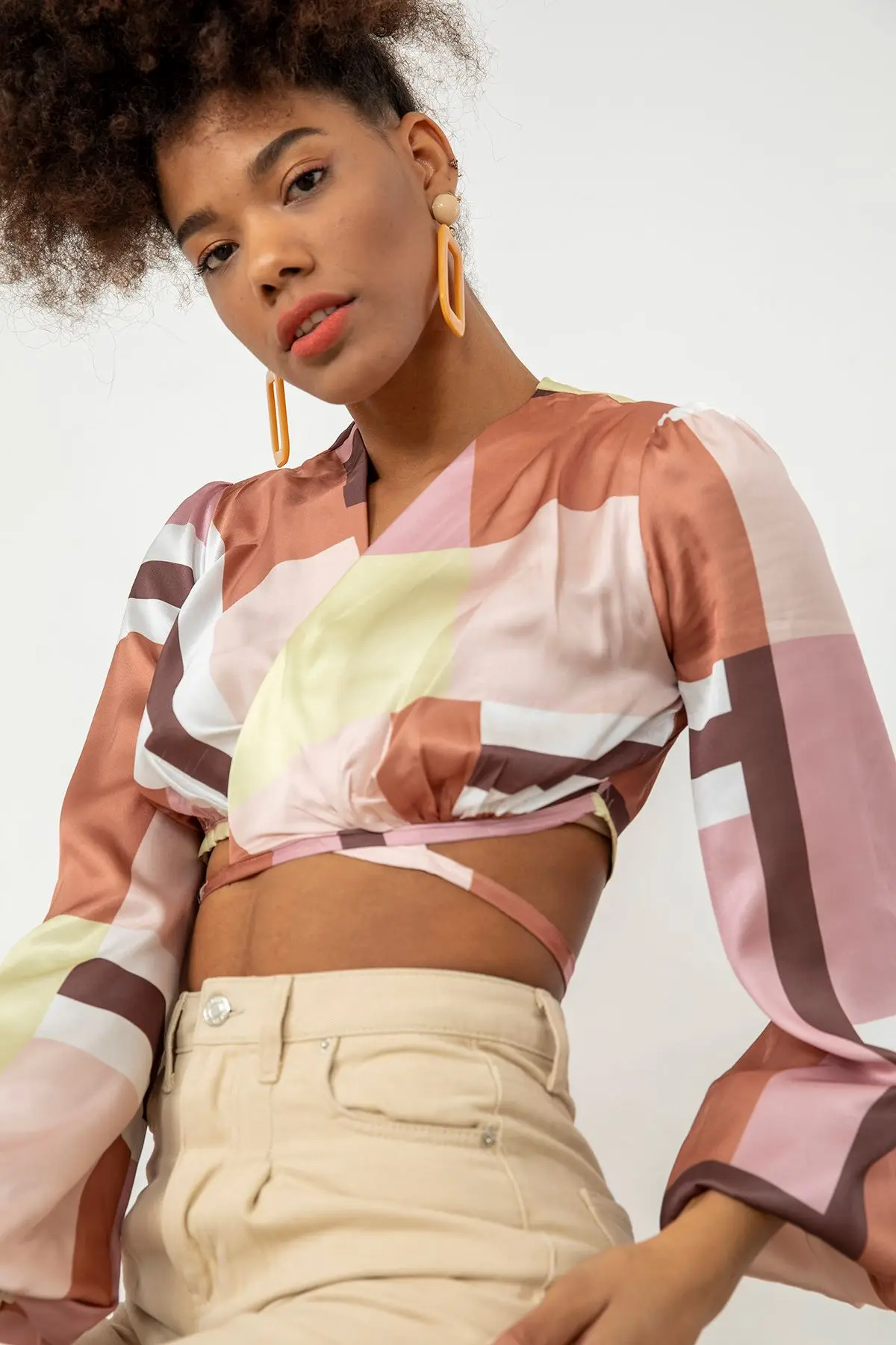 Блузка Женская атласная с открытой спиной хлопковая Модная рубашка укороченный