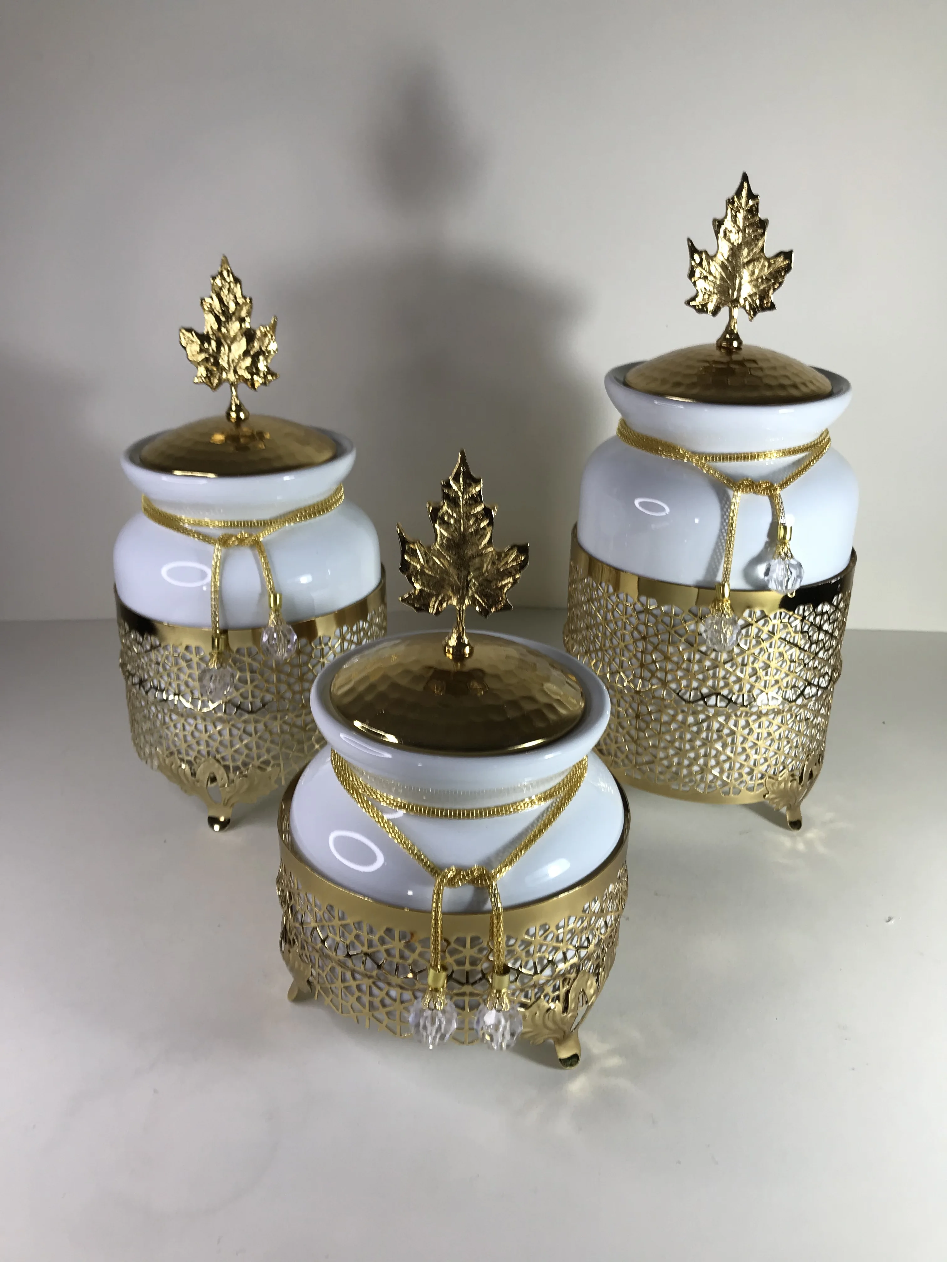 

3 Piece Porcelain Spice Coffee Tea Rice Storage Jar Gold Colour Kitchen Set Classical Design Luxury Metal Stylish Decorative
