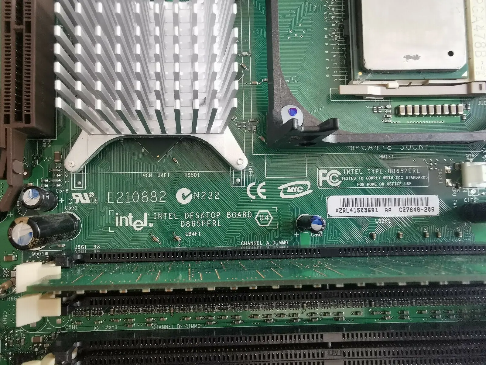 Intel desktop hotsell board d865perl
