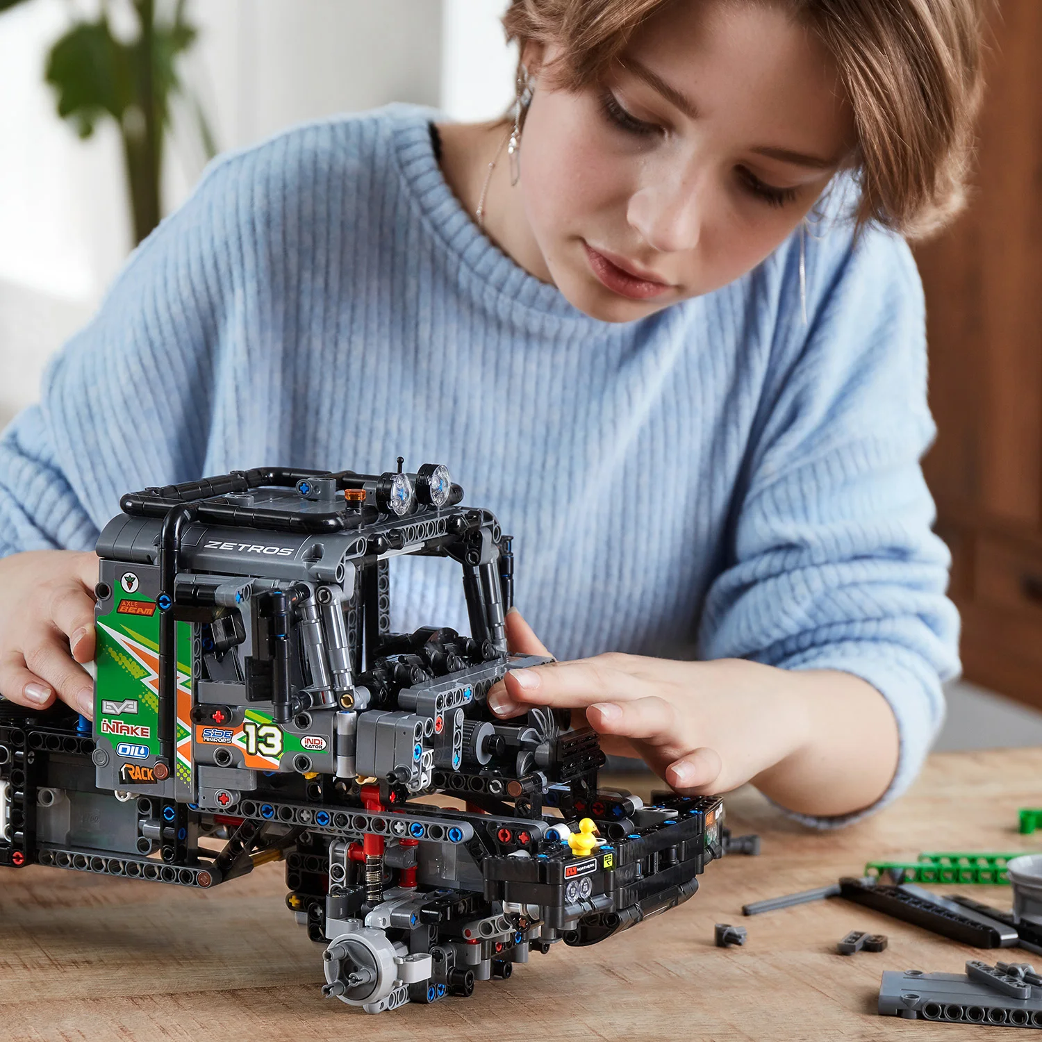 Конструктор LEGO Technic 42129 Полноприводный грузовик-внедорожник Mercedes-Benz Zetros | Игрушки