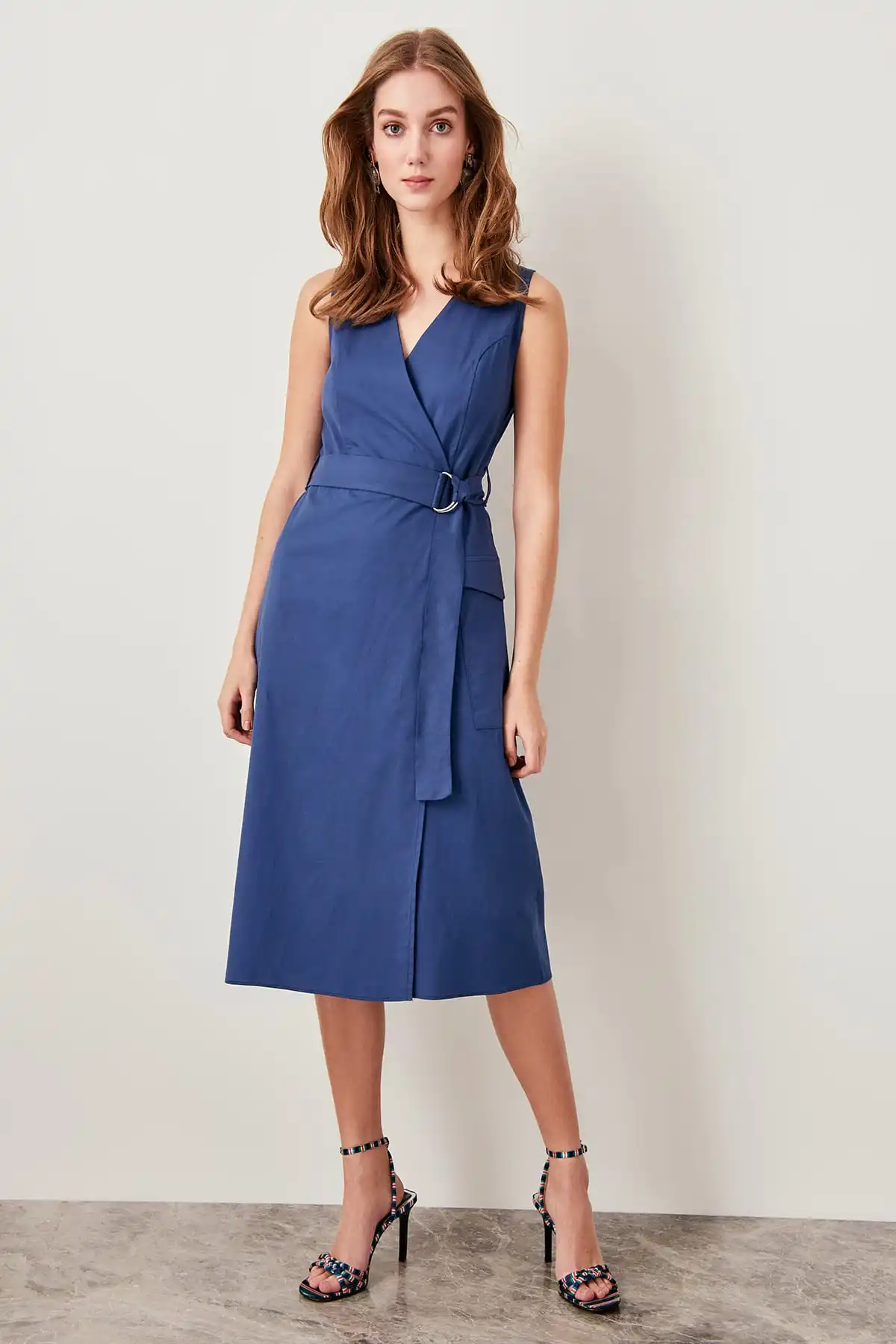 Платье с поясом Trendyol TWOSS19FG0045 | Женская одежда