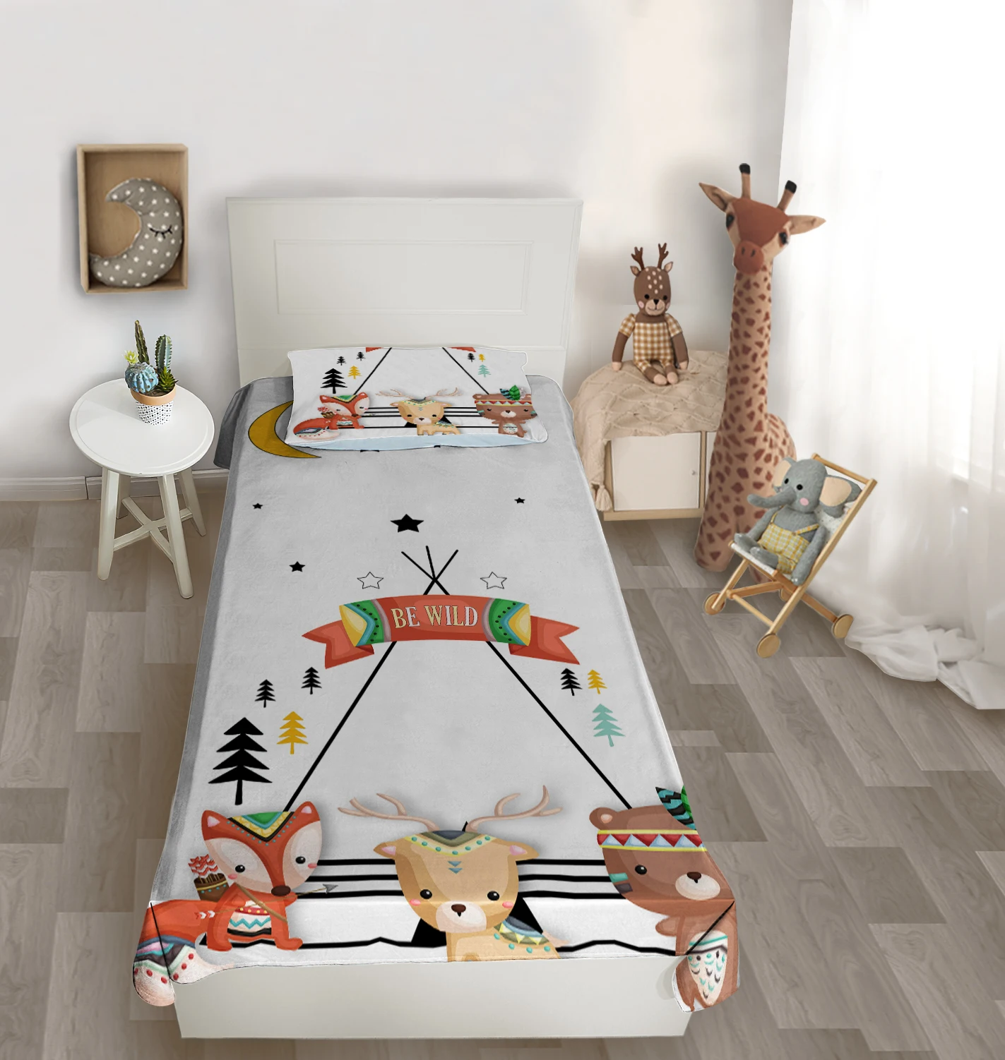 

Çocuk odası yatak örtüsü tilki geyik ayı ağaç ay yıldız