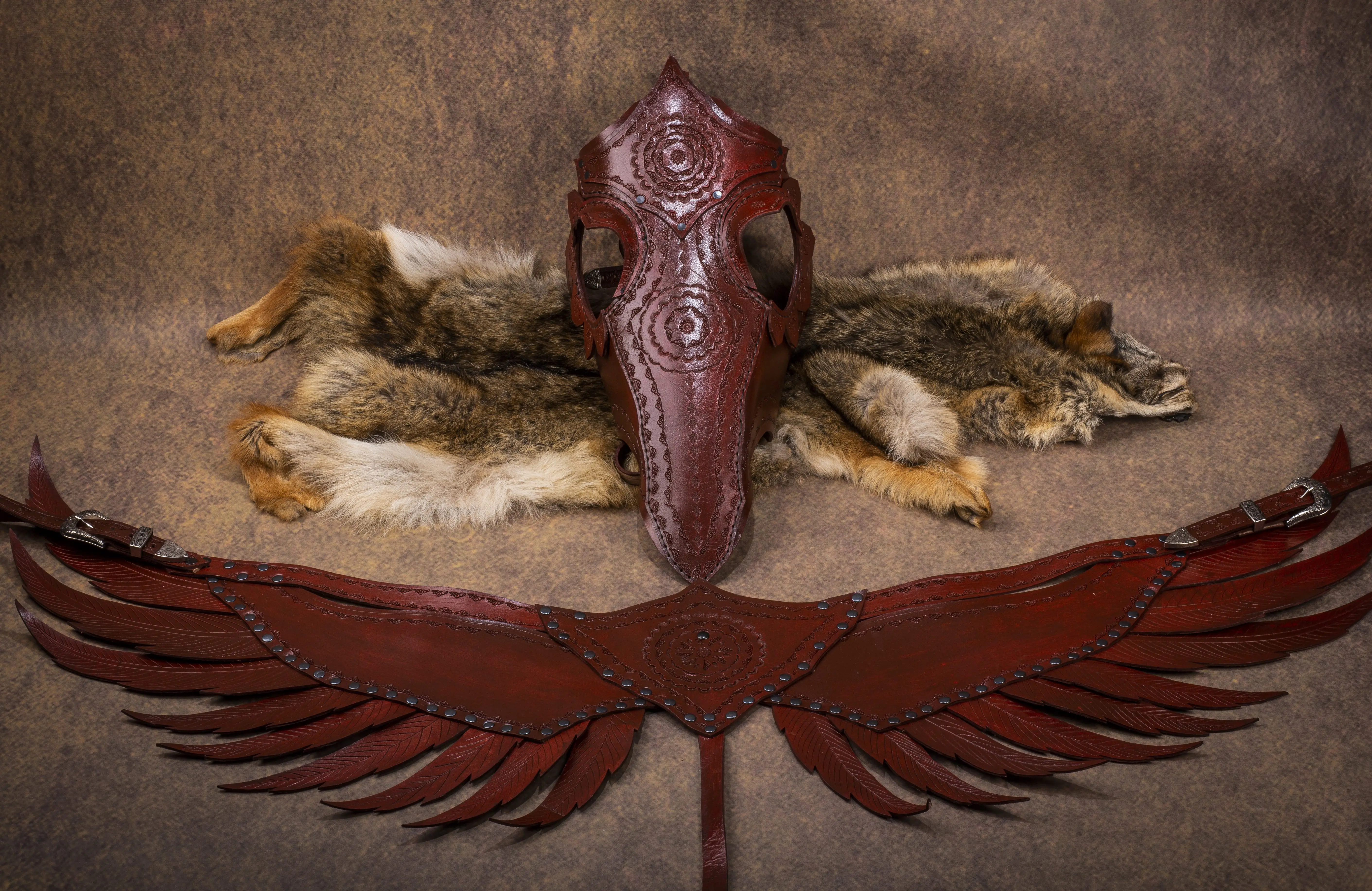 Кожаный костюм с лошадью броня нагрудник уздец головной убор воин лошадь tack |