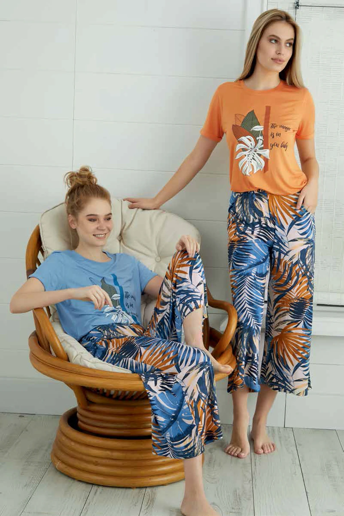

Half Sleeve Printed Capri Pyjamas Set - RNL-RZL2300