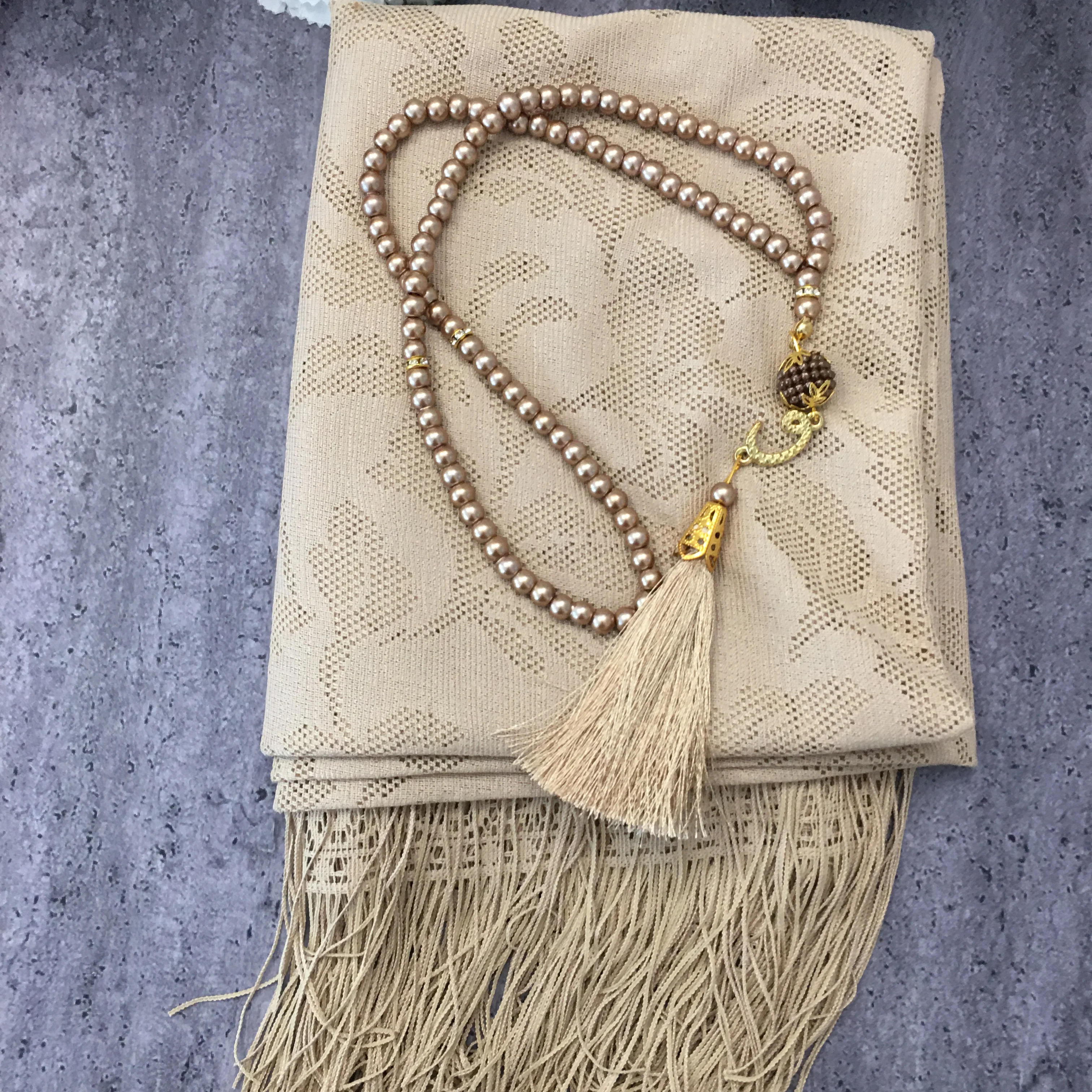 

Beige Shawl Tasbeeh Gift Set, Shawls Islamic Muslim Gift, Shawls for Woman, Islamic gift for Mom, Eid Gifts, Muslim Gifts