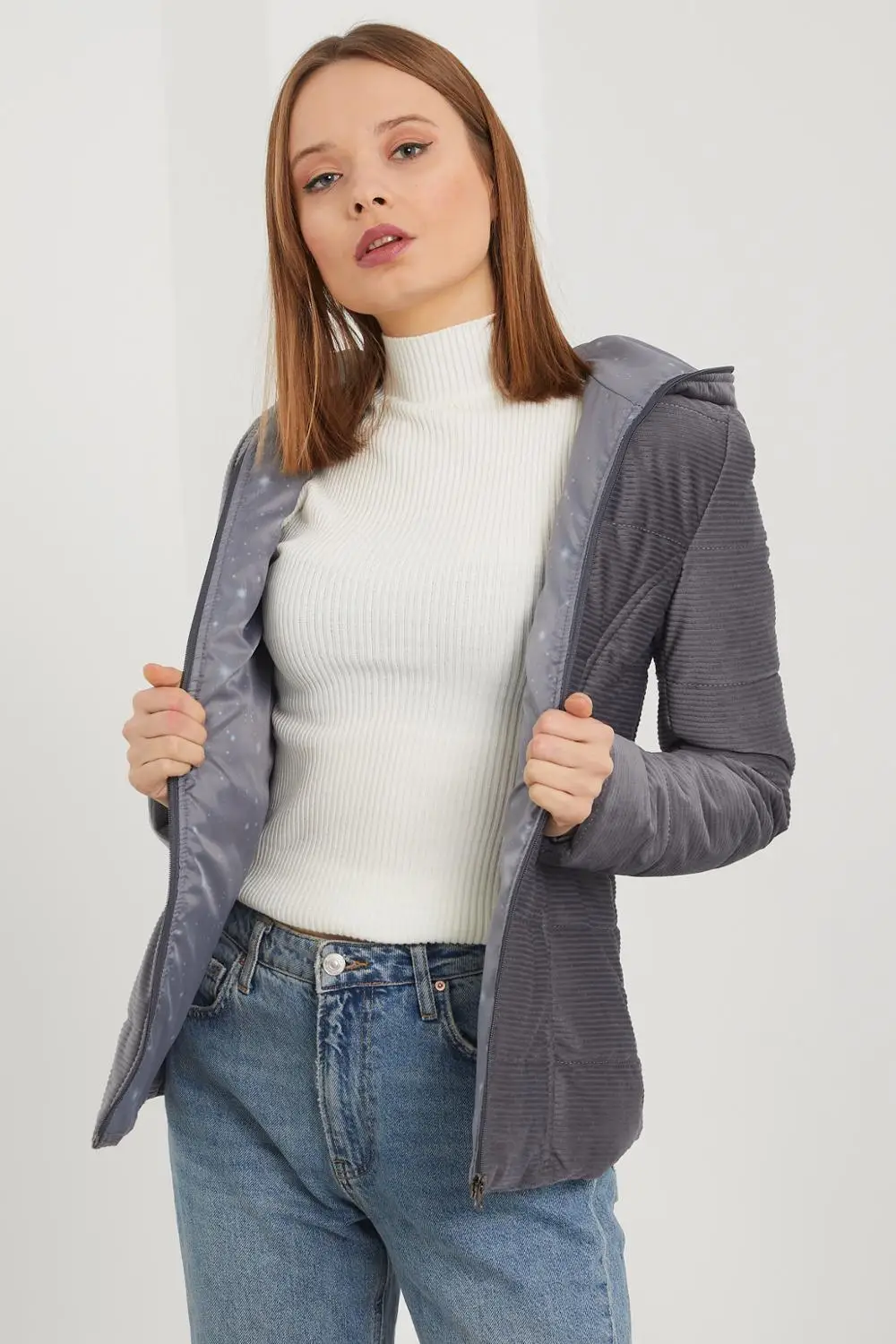 

European Size: 2 x [S, M, L, XL (36, 38, 40, 42)] = 8 ITEMS: Women's Puffer Coat With Hood Velvet Cloth Brand Name NFree