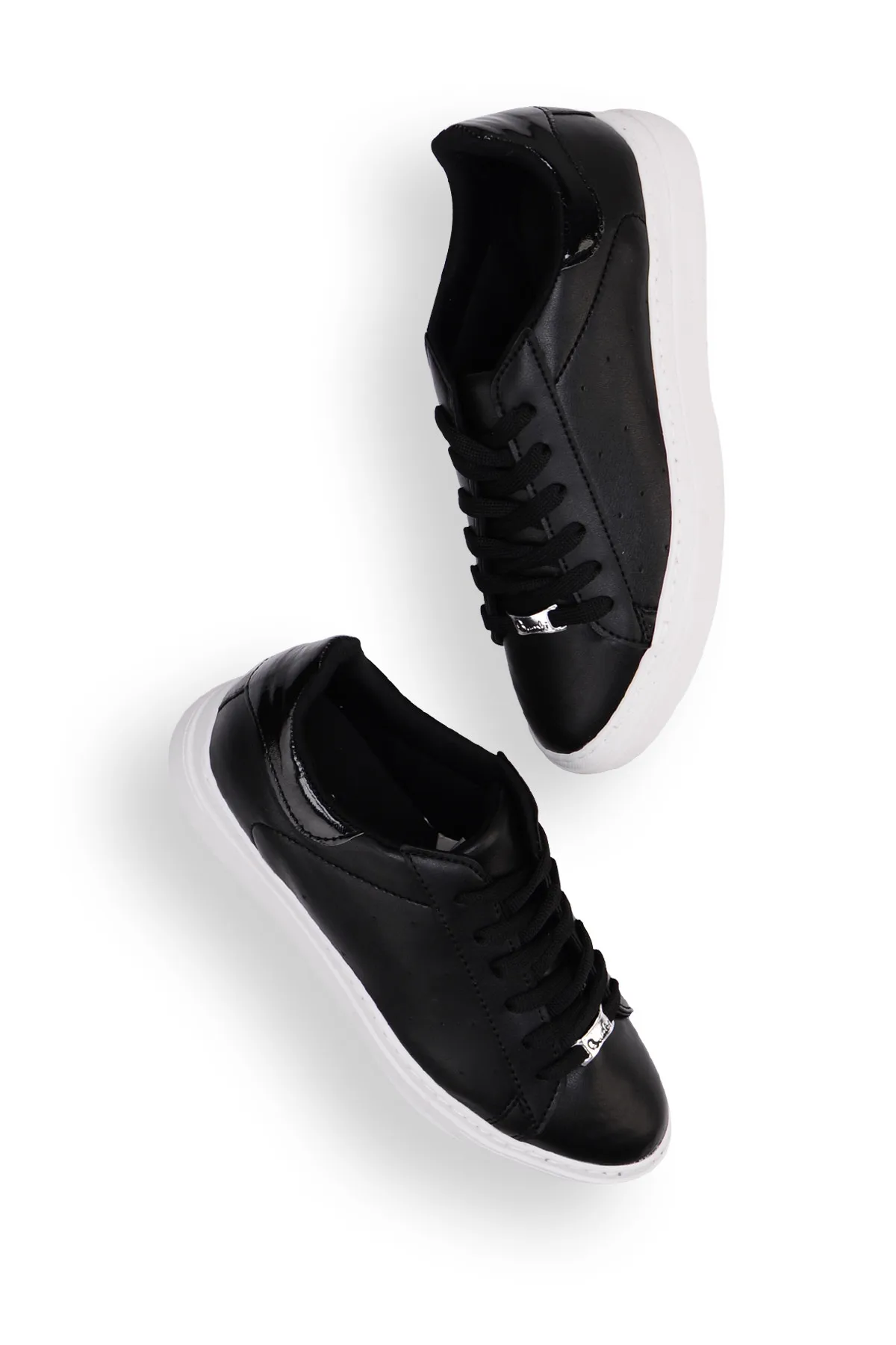 Черные женские кроссовки Bambi H0606063309 | Обувь