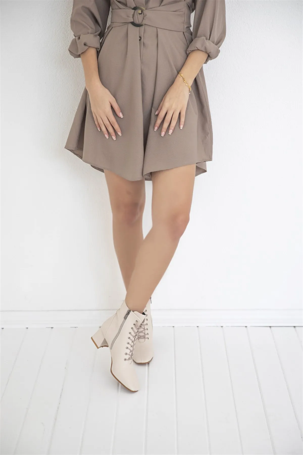 

Handmade Shoes Women's Heeled Leather Boots Beige Color