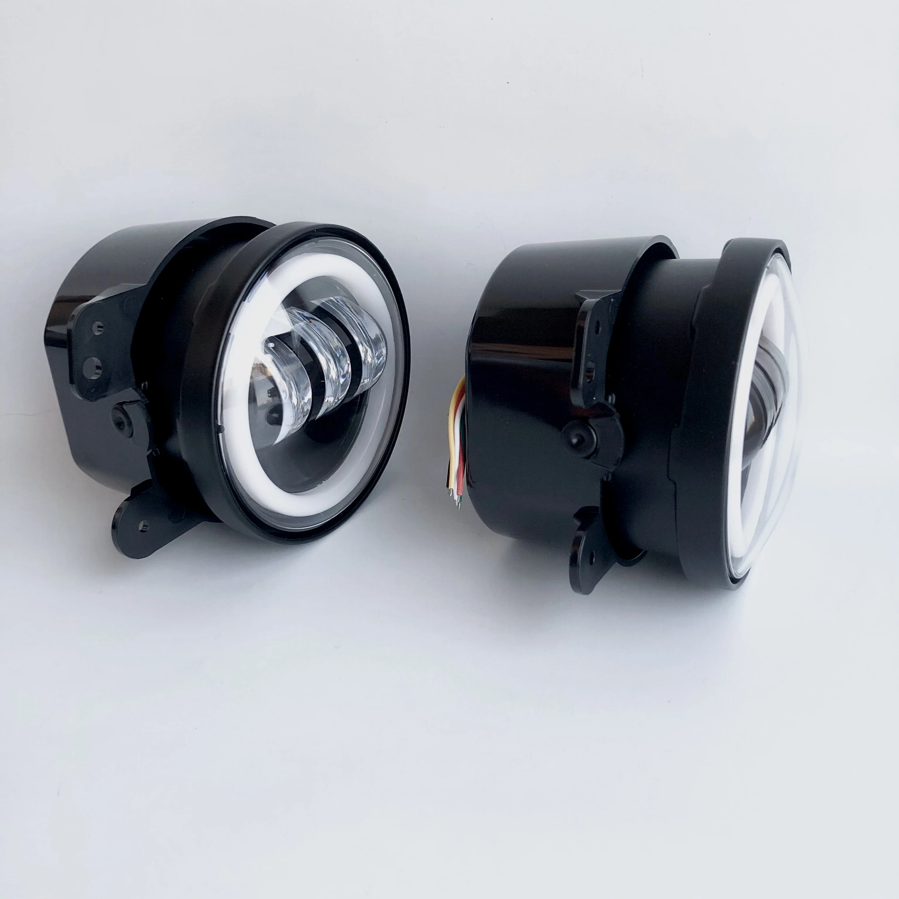 Диодные ПТФ противотуманные фары Lada Vesta Jeep Dodge Chrysler с дневными ходовыми огнями 2шт