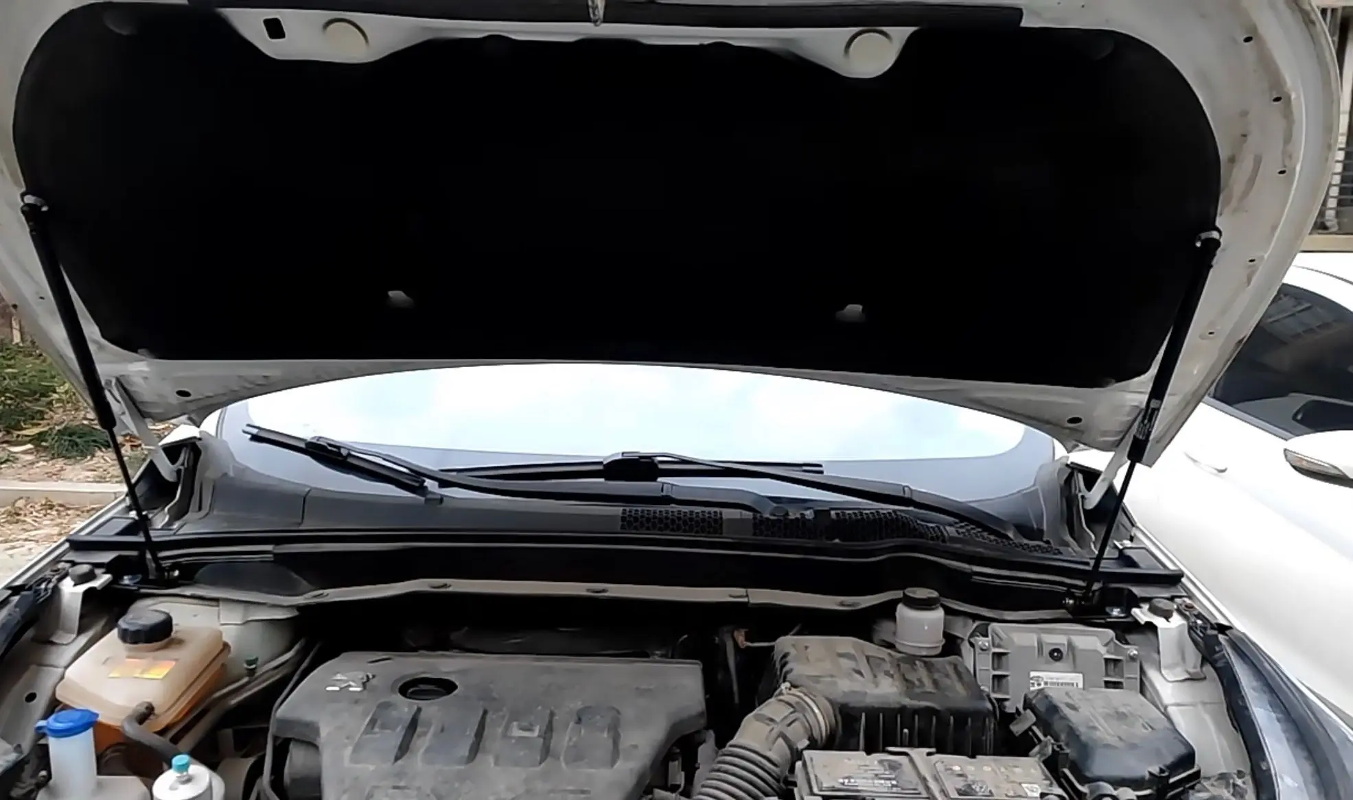 Газовые стойки капота для Aeolus DFM AX7 Dongfeng Fengshen II 2018-2022 передний капот