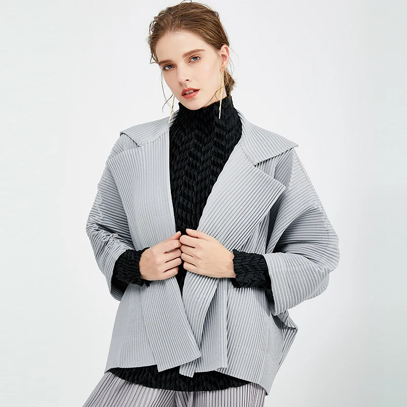 Miyake плиссированные демисезонные с рукавом летучая мышь отворотами блейзер для