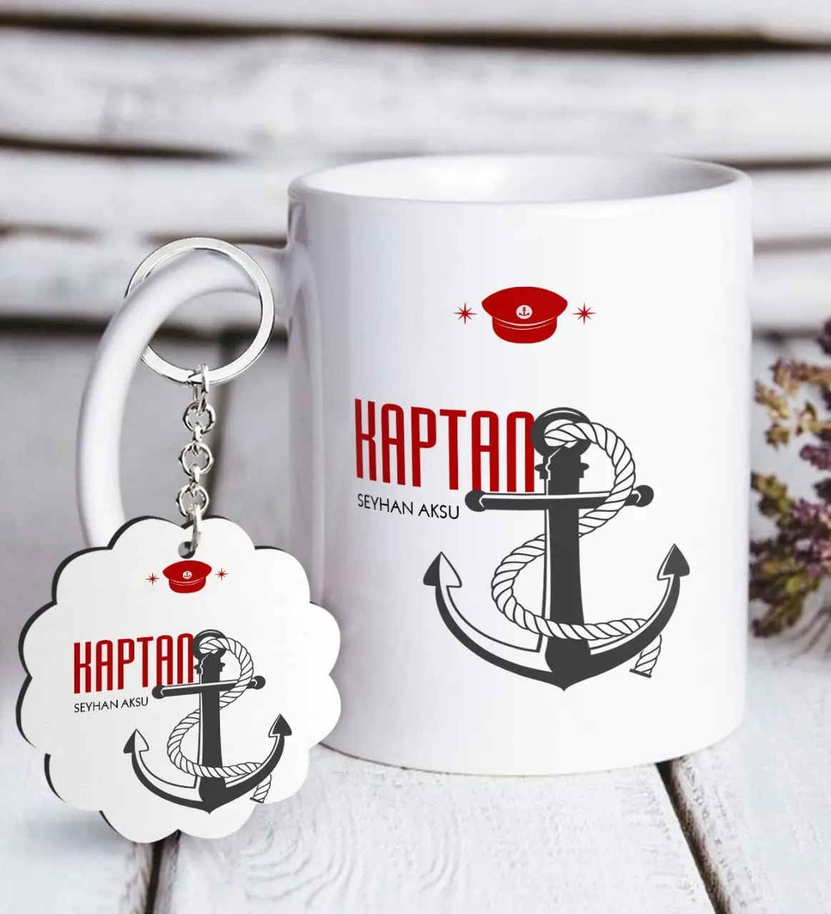 

Персонализированная профессиональная белая кружка Captain и брелок в подарок