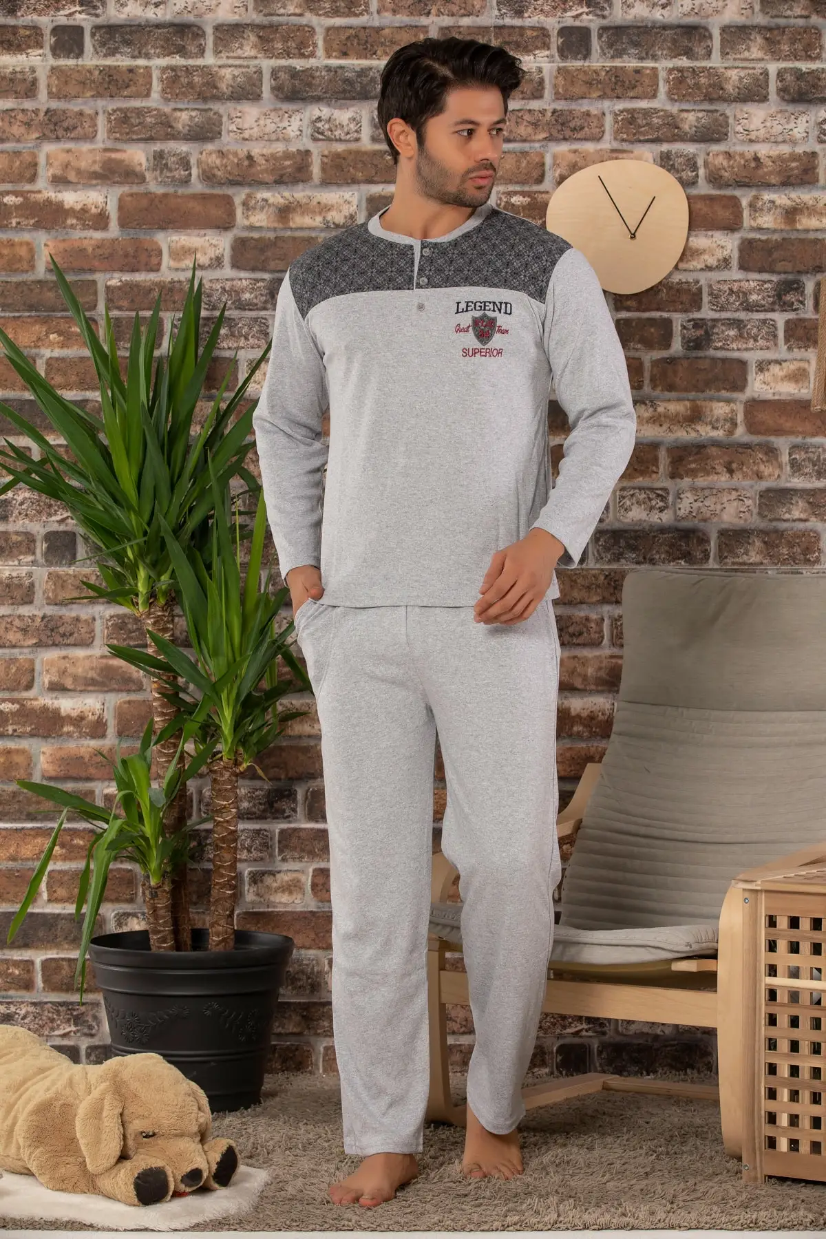 Мужской серый хлопковый Пижамный костюм с длинными рукавами и рисунком клубники