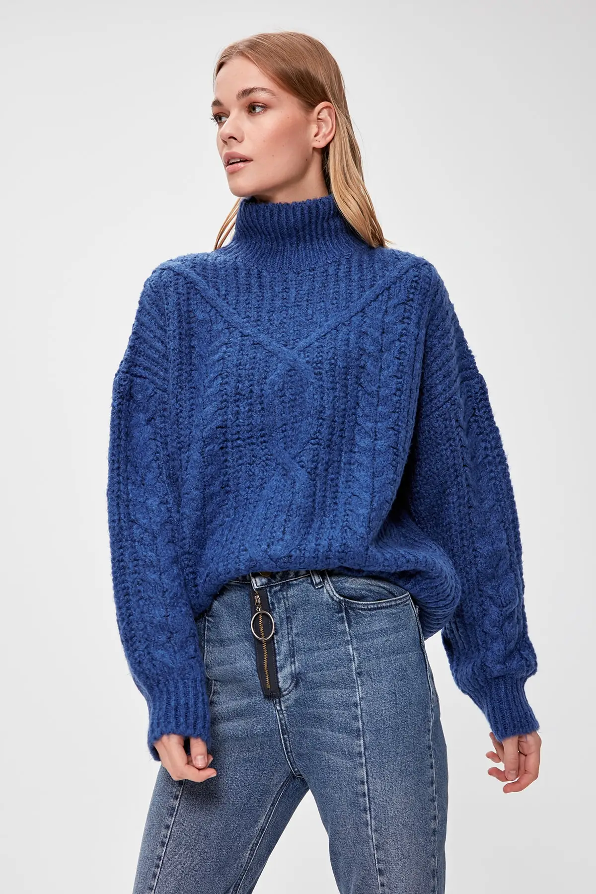 

Trendyol Mesh Detailed Sweater TWOAW20KZ0171
