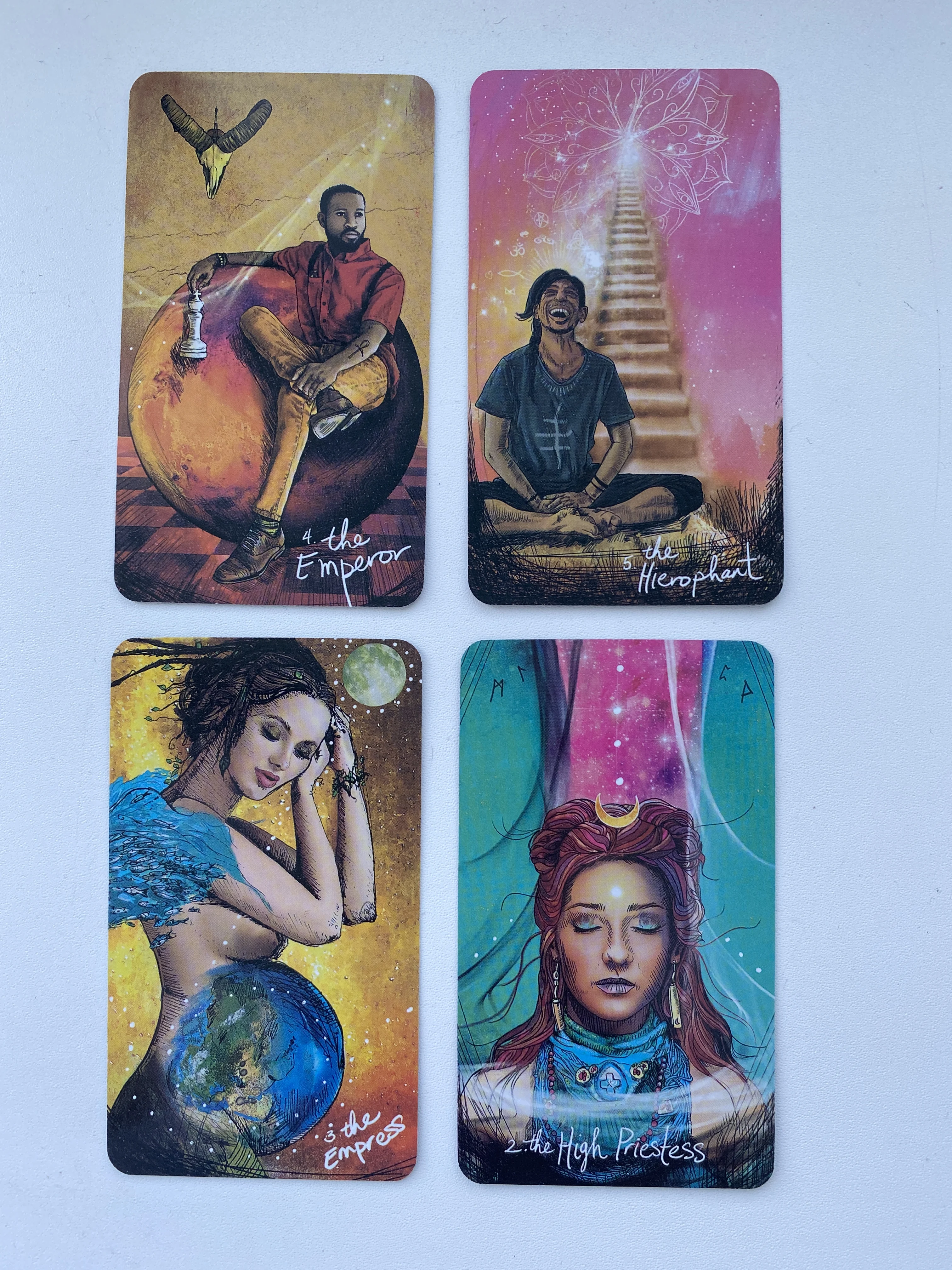 Таро увидивших свет 78 карт провидцев света Light Seers Tarot | Игрушки и хобби