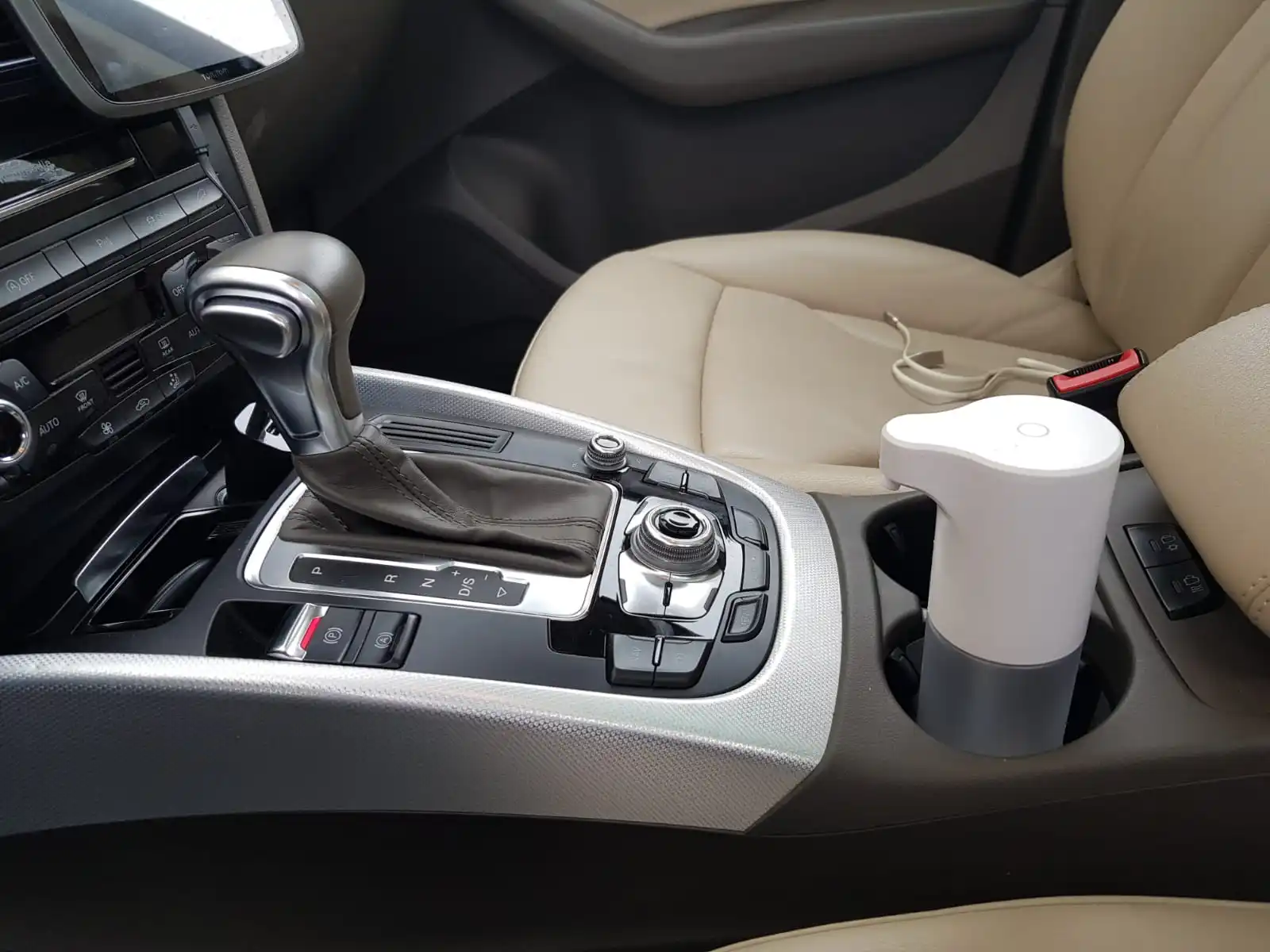 

Touchless Automatic Cars Sanitizer Dispenser Battery operated Smart Foam Machine Infrared Sensor Foam Soap Dispenser Hand