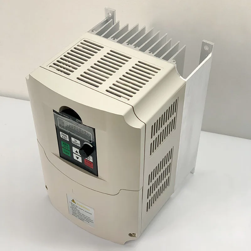 220V 7.5KW однофазный вход и 3 фазный выходной преобразователь частоты/регулируемый