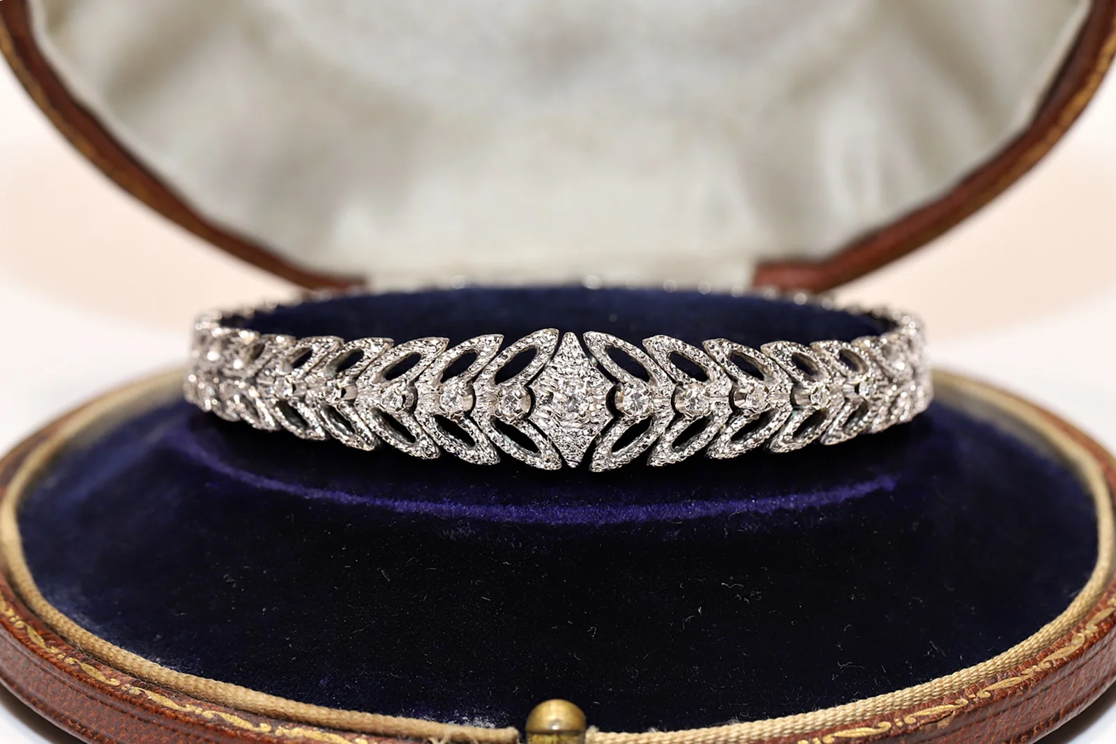 

Оригинальные старые оригинальные винтажные Украшенные бриллиантами из 14-каратного золота