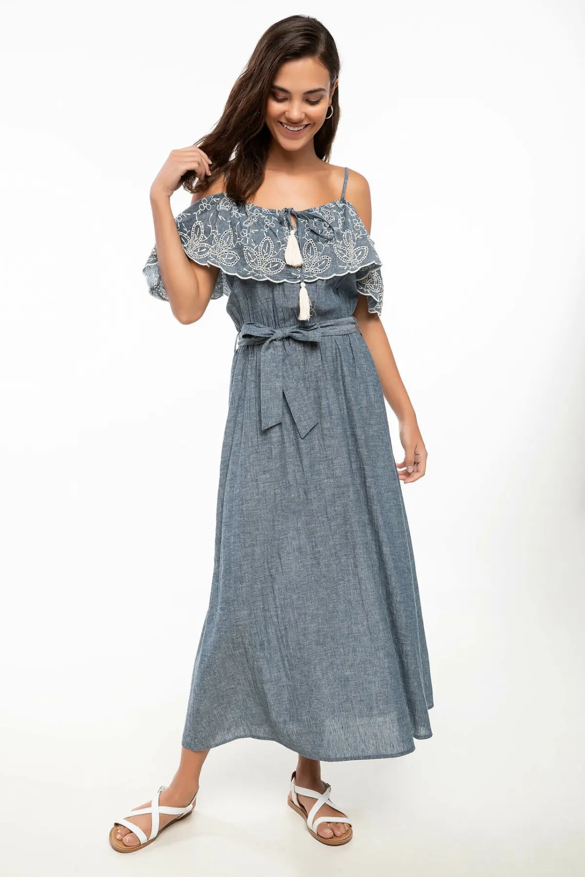 Женское платье с открытыми плечами DeFacto повседневное Хлопковое в праздничном