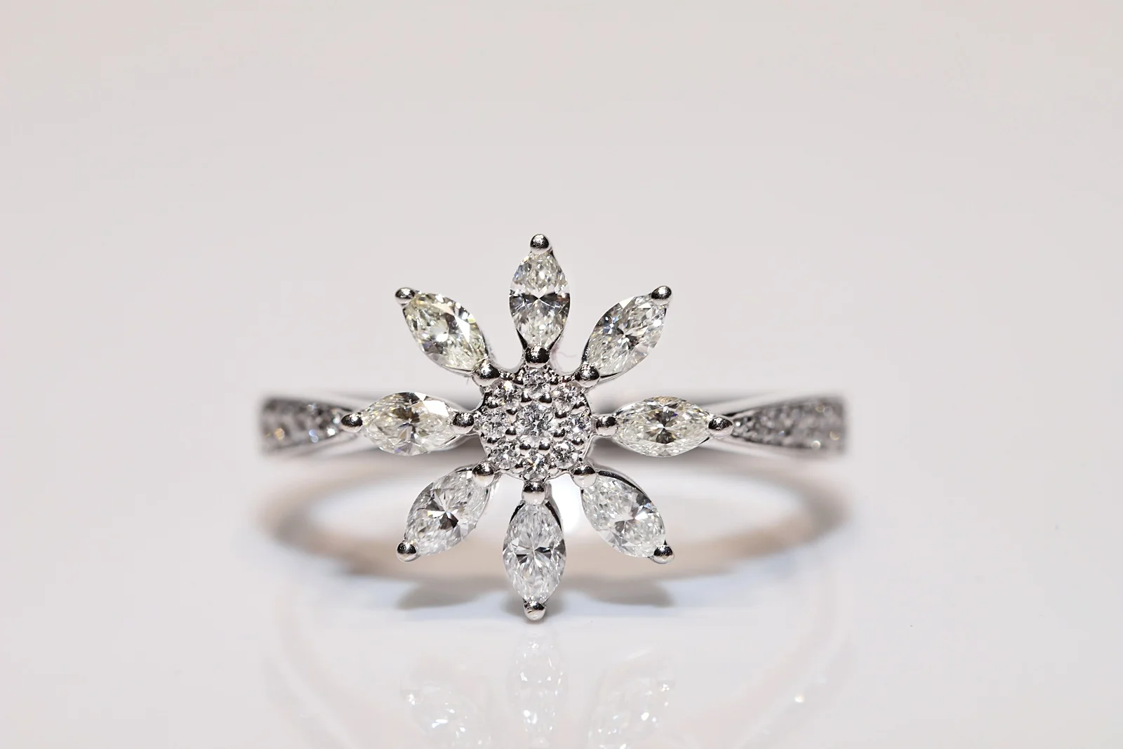 Рисунок 2 - Оригинальное кольцо из 18-каратного