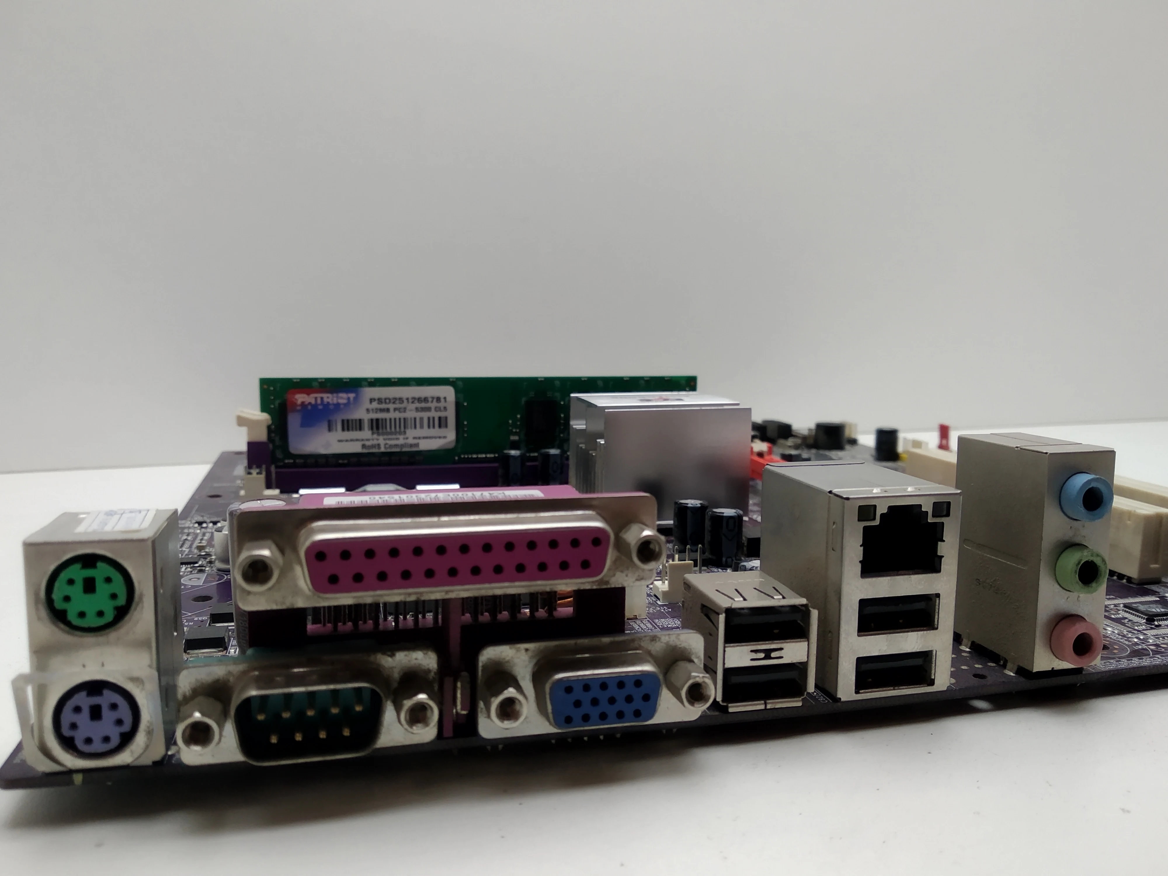 Материнская плата ECS P4M900T-M Socket 775 | Компьютеры и офис