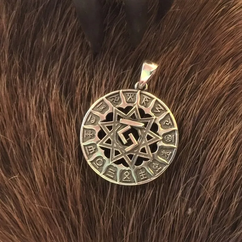 Славянский оберег &quotЧертог Коня в Сварожьем круге&quot Серебро 925 пр. Чернение. Вес