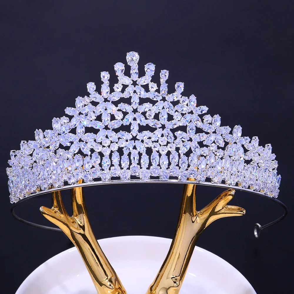 

Luxury Tiaras Bride Crystal Headdress Wedding Hair Accessories Simple Headbands Full Zircon Crowns Birthday Party Jewelry Gift