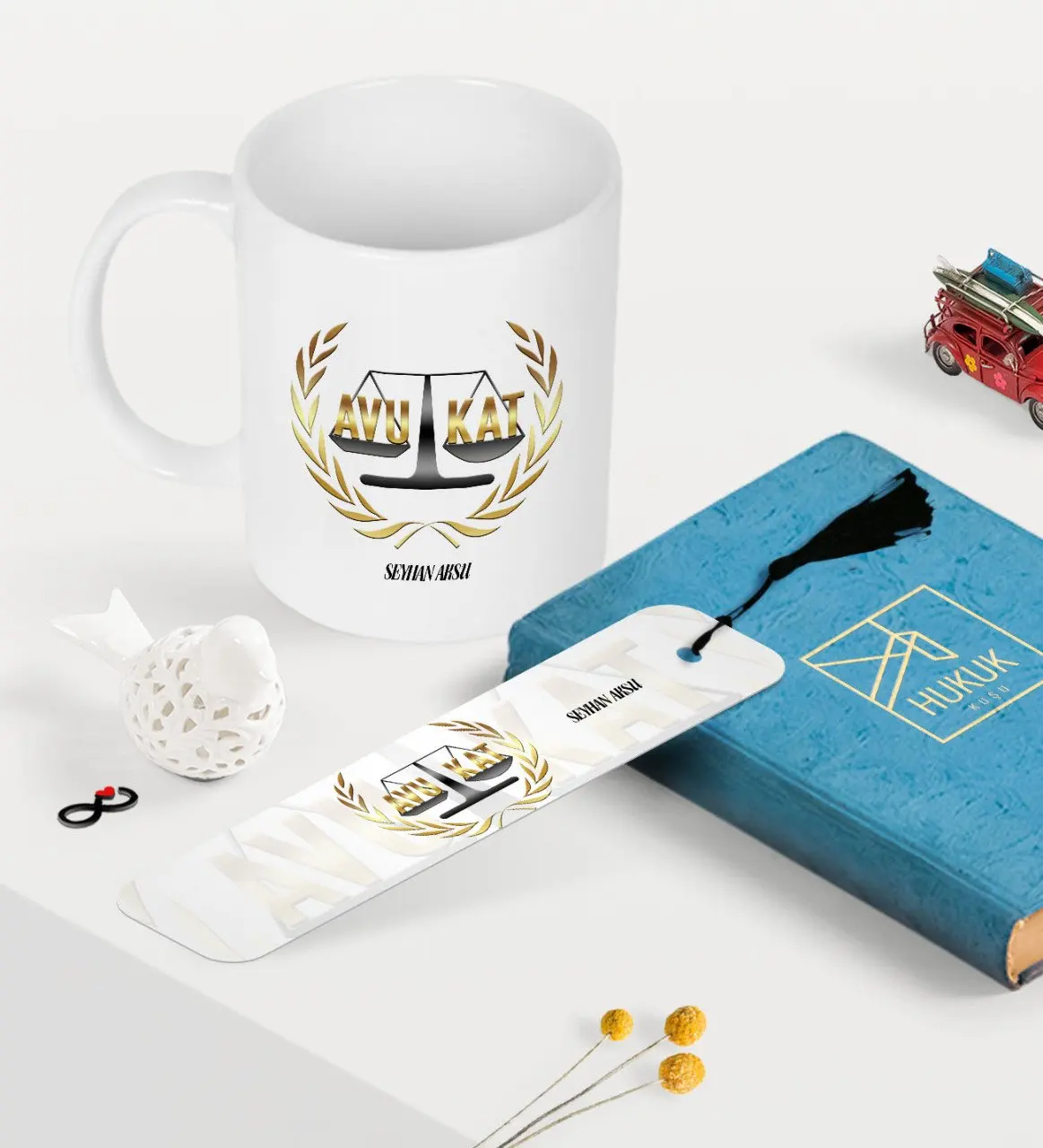 

Персонализированная тематическая кружка и набор книг-1