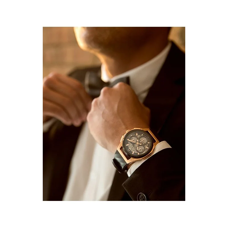 Наручные часы Bulova 98A185 мужские с кварцевым хронографом на пластиковом ремешке |