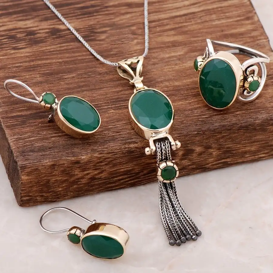 

Stem Emerald Stone Design Silver Set 1892Hand Made Silver Jewellery Set