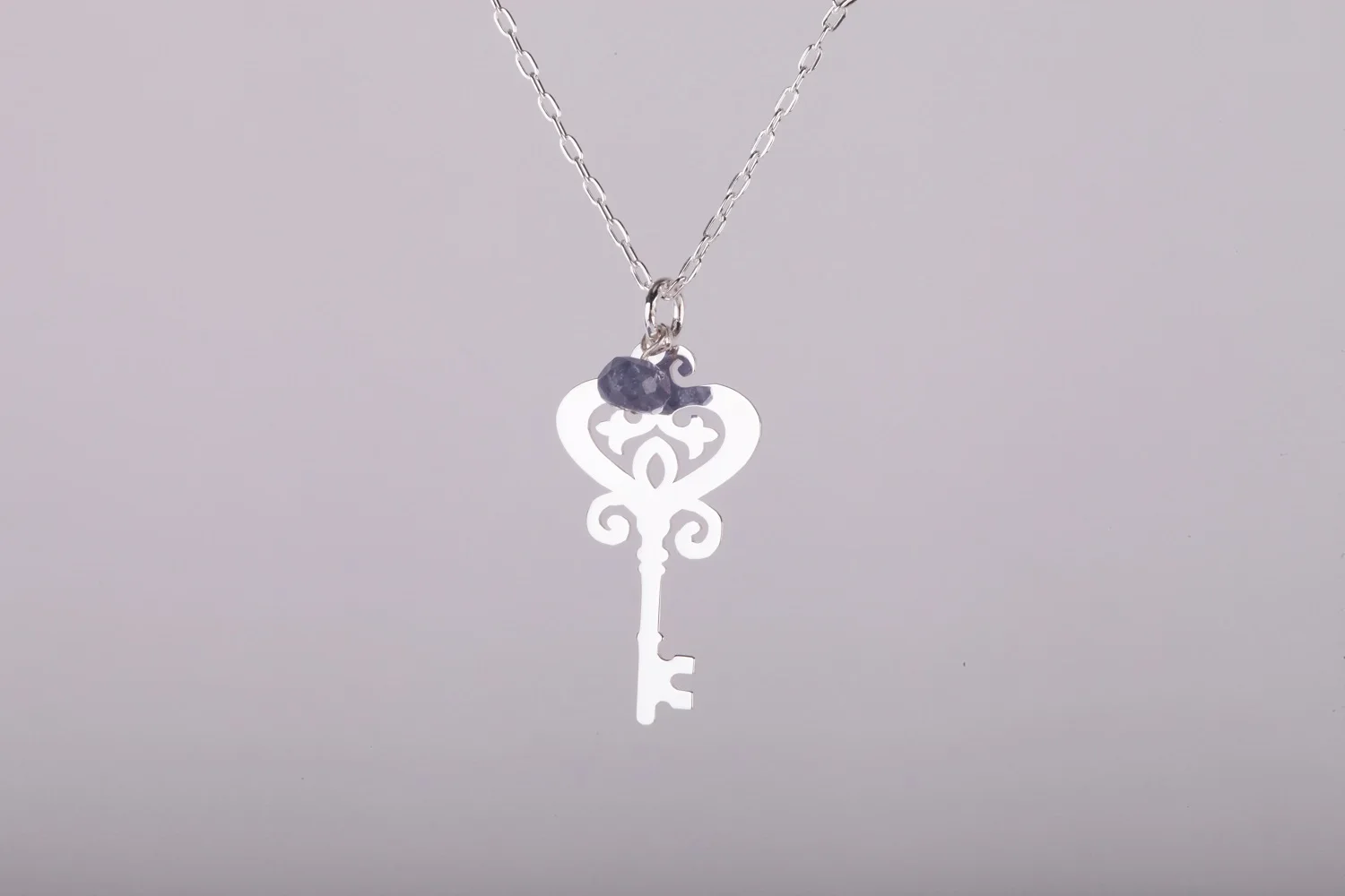 

Хм нам ювелирных изделий 925 пробы сапфировый кубический цирконий узор ключ кулон призрак