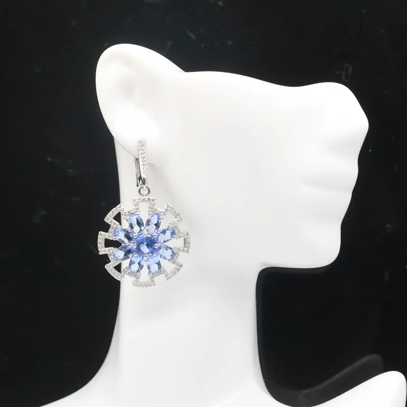 Комплект ювелирных изделий из фиолетового танзанита и розового турмалина с