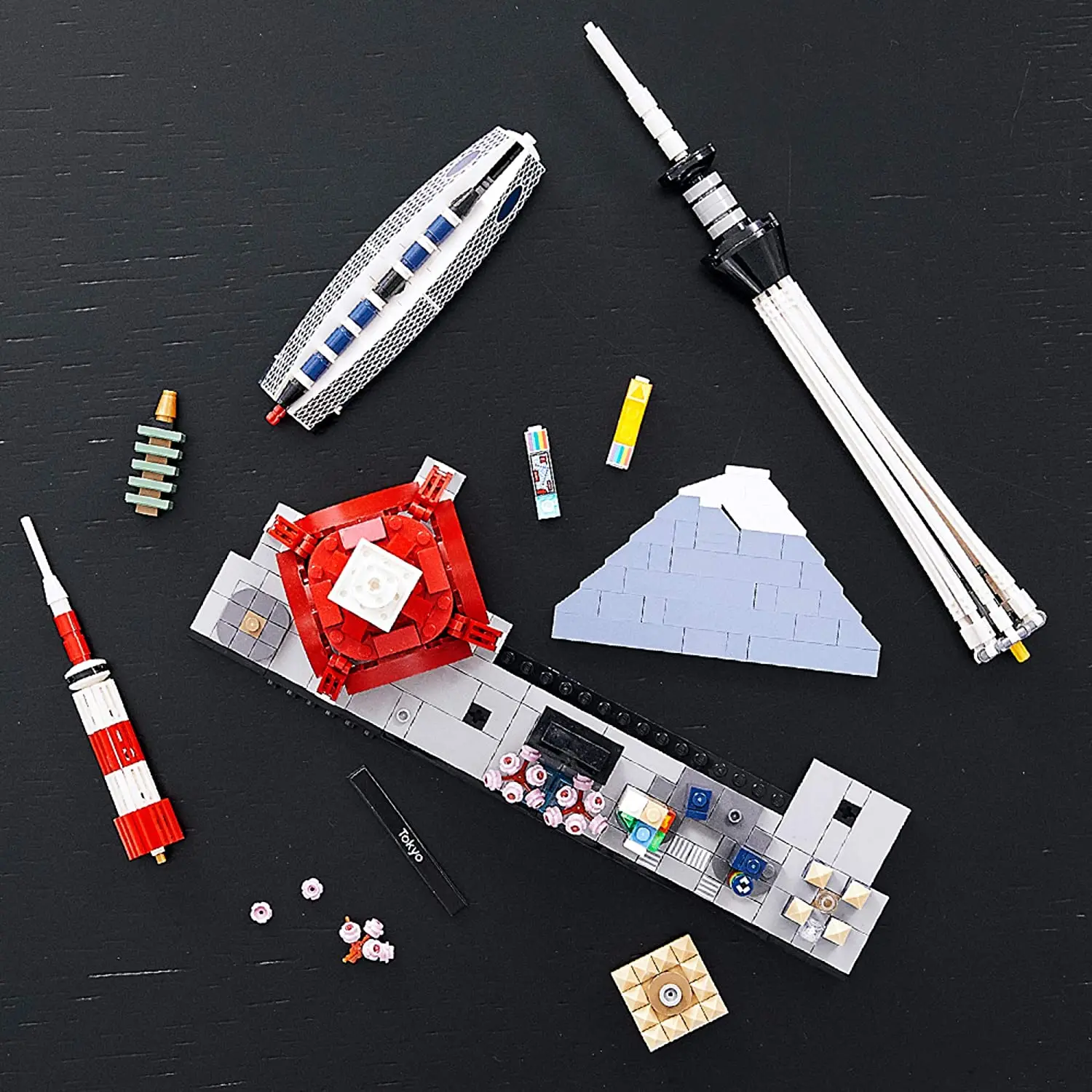 

LEGO Architecture Skylines: Tokyo 21051 Building Kit, Collectible Architecture Building Set for Adults, New 2020 (547 Pieces)