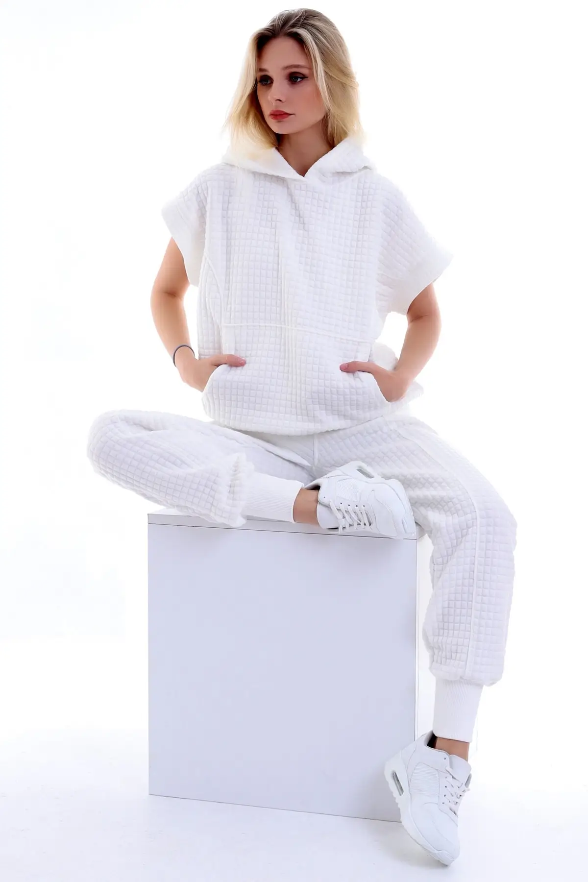 YENİ ÖZEL TASARIM 2021 , Yeni Kolleksiyonumuzdan Soft Kapitoneden, Kapişonlu, Cool, Şık, Rahat Hoody Kombin