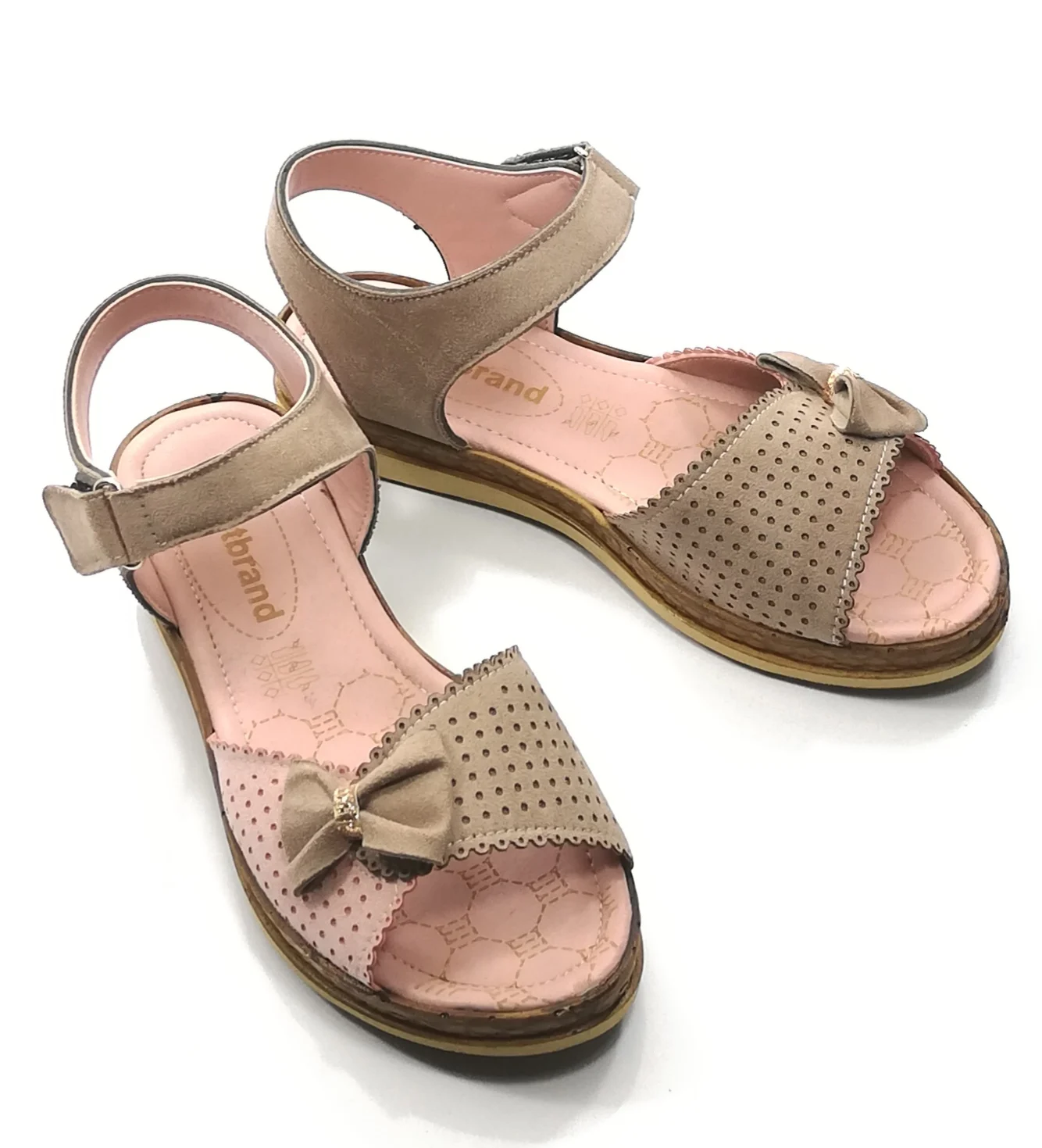 

WOMAN. LIGHT BROWN. MODERN SOFT QUALITY LUXURY, FLAT HEEL DAILY. OFFICE. WEDDING. TRAVEL. NEW SEASONS SUMMER SANDALS
