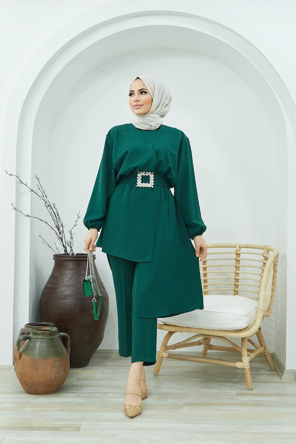 

2022 model asymmetrical model dual team and buckle belt stylish and elegant all-season use Muslim fashion stylish women's clothing