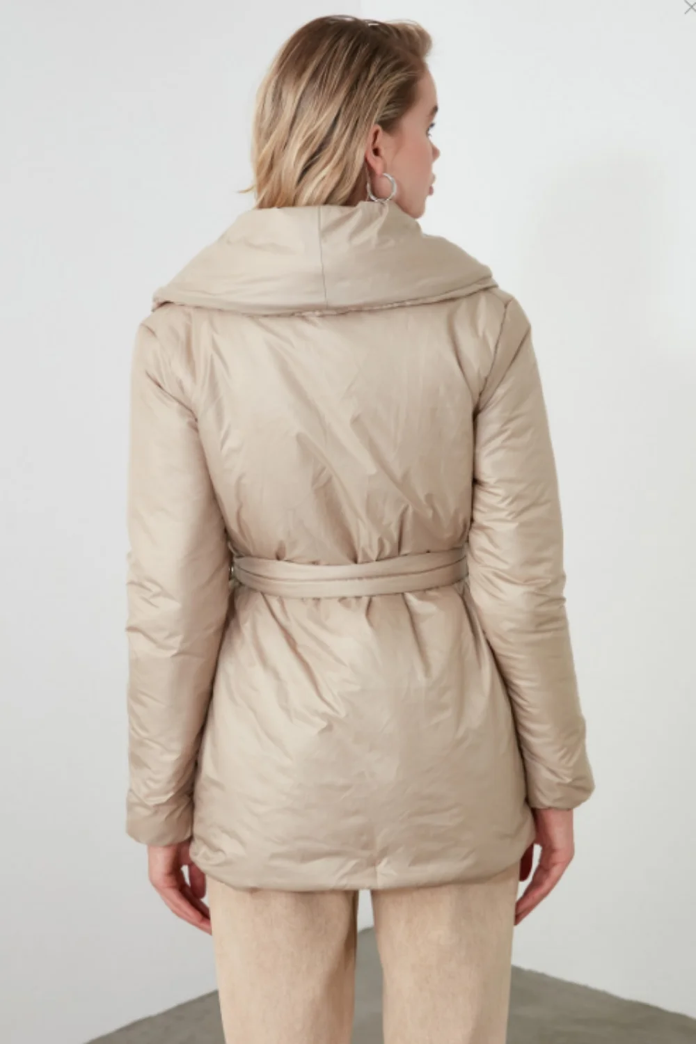 Autumn-Winter Women Beige Wide Collar Belt Parkas Thick Warm Winter Bubble Coats Jackets Pockets Zipper Simple Overcoats puff