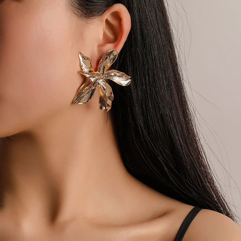 

Simple Gold Color Flower Metal Earrings for Women Trendy Exquisite Geometric Piercing Earring Party Luxury Jewelry