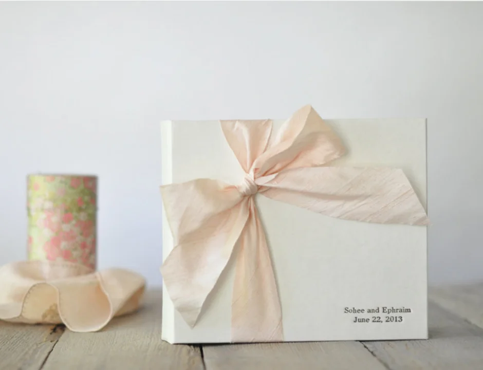 Персонализированный свадебный фотоальбом Шелковый Лук Dupioni от Клэр цвет