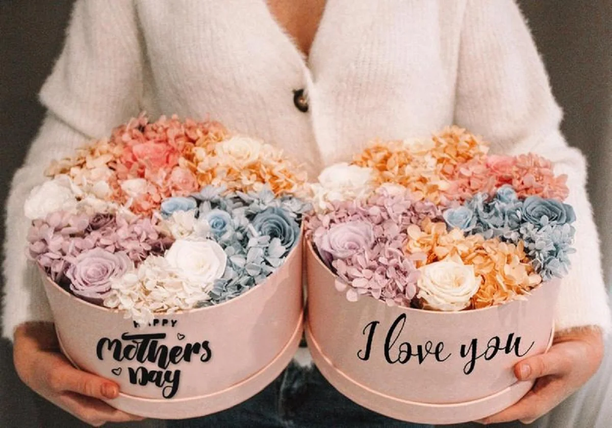 

Preserved Flower Bouquet For Mom Preserved Roses With Hydrangea In A Box Dried Roses Forever Bouquet Preserved Roses