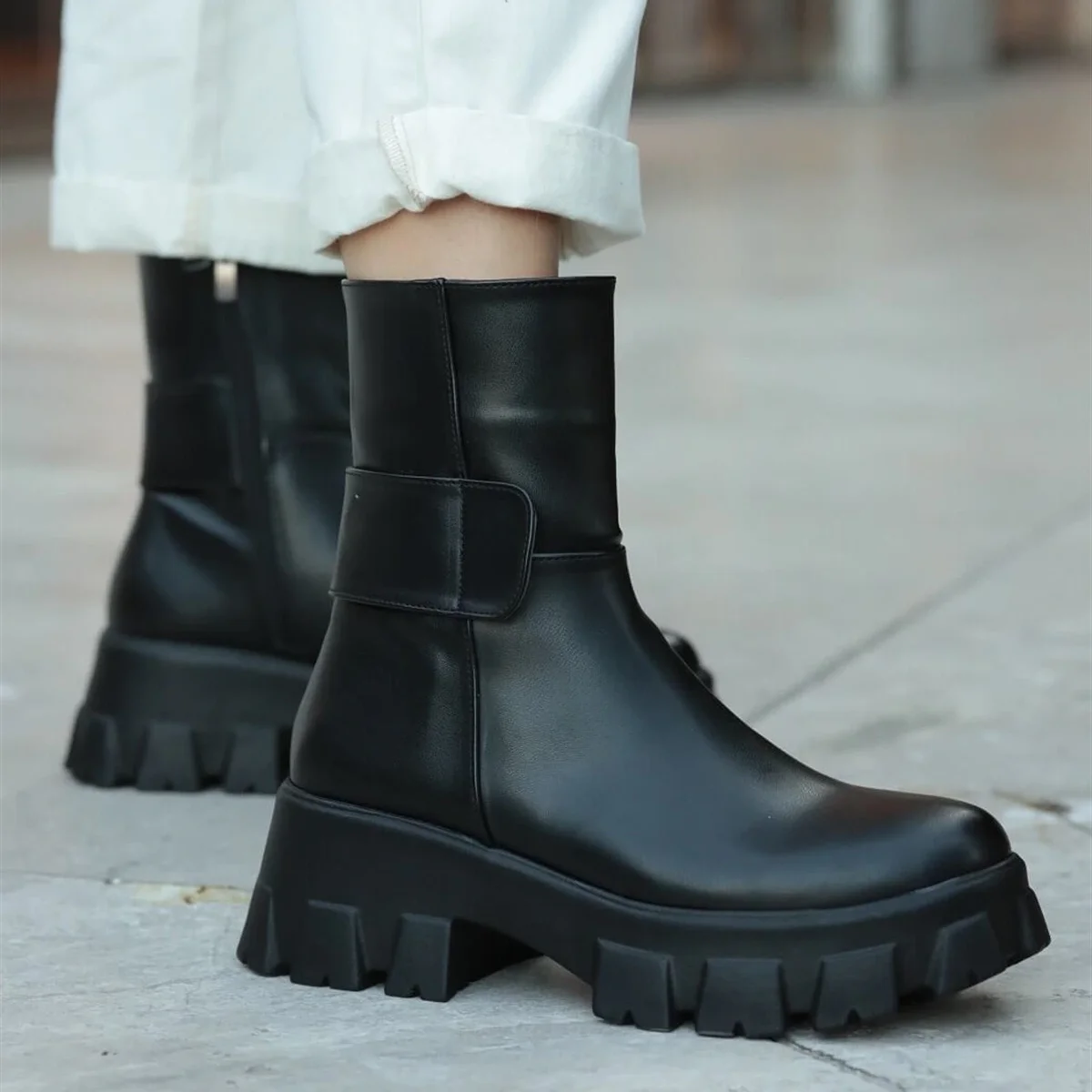 

Freya Black Leather Boots Women Boots 2020 New Fashion High Quality Platform Pump Winter Spring Shoe Motorcycle Ankle botas